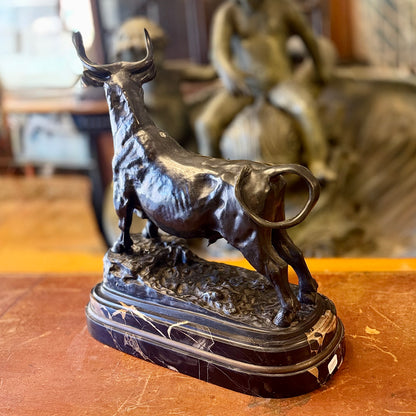 Espectacular toro de bronce patinado Rosa Bonheur. Francia SXIX