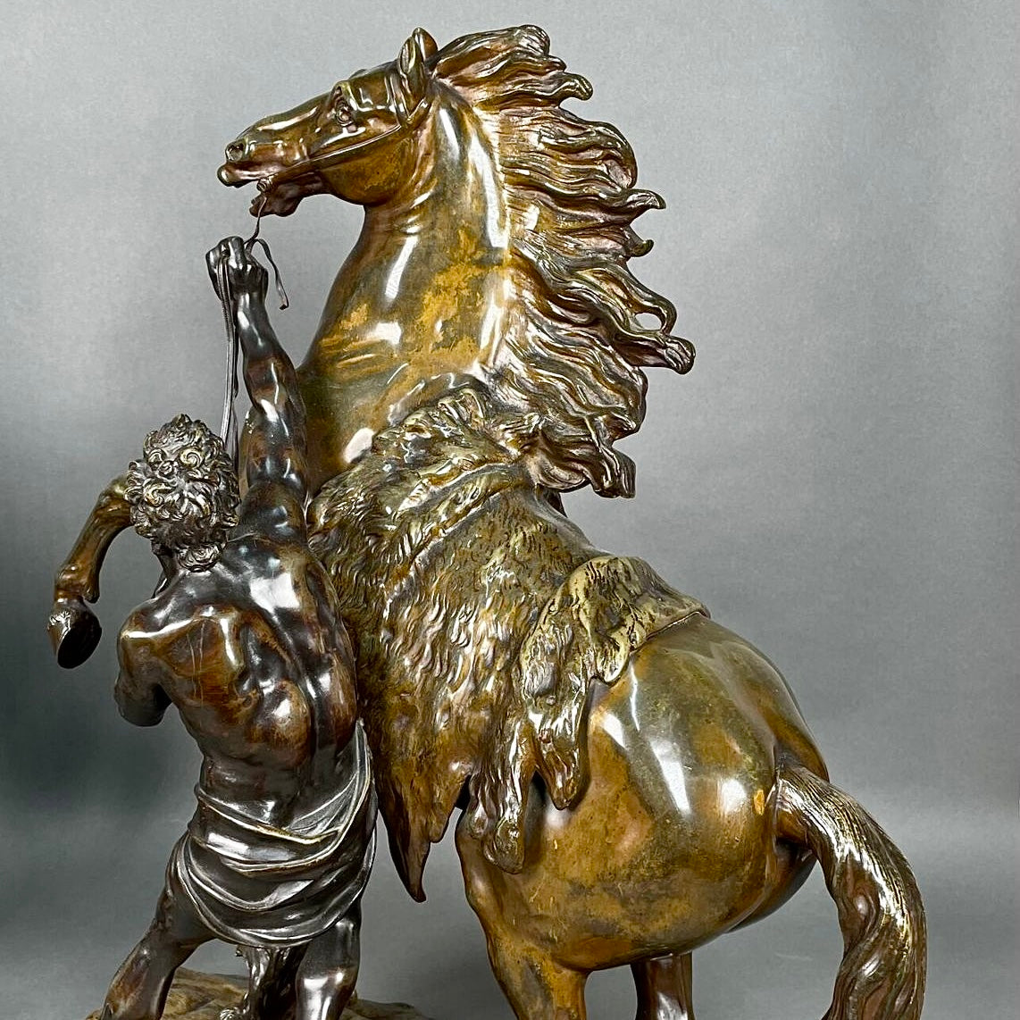 Magnifico par de caballos de bronce "Caballos de Marly". Francia SXIX