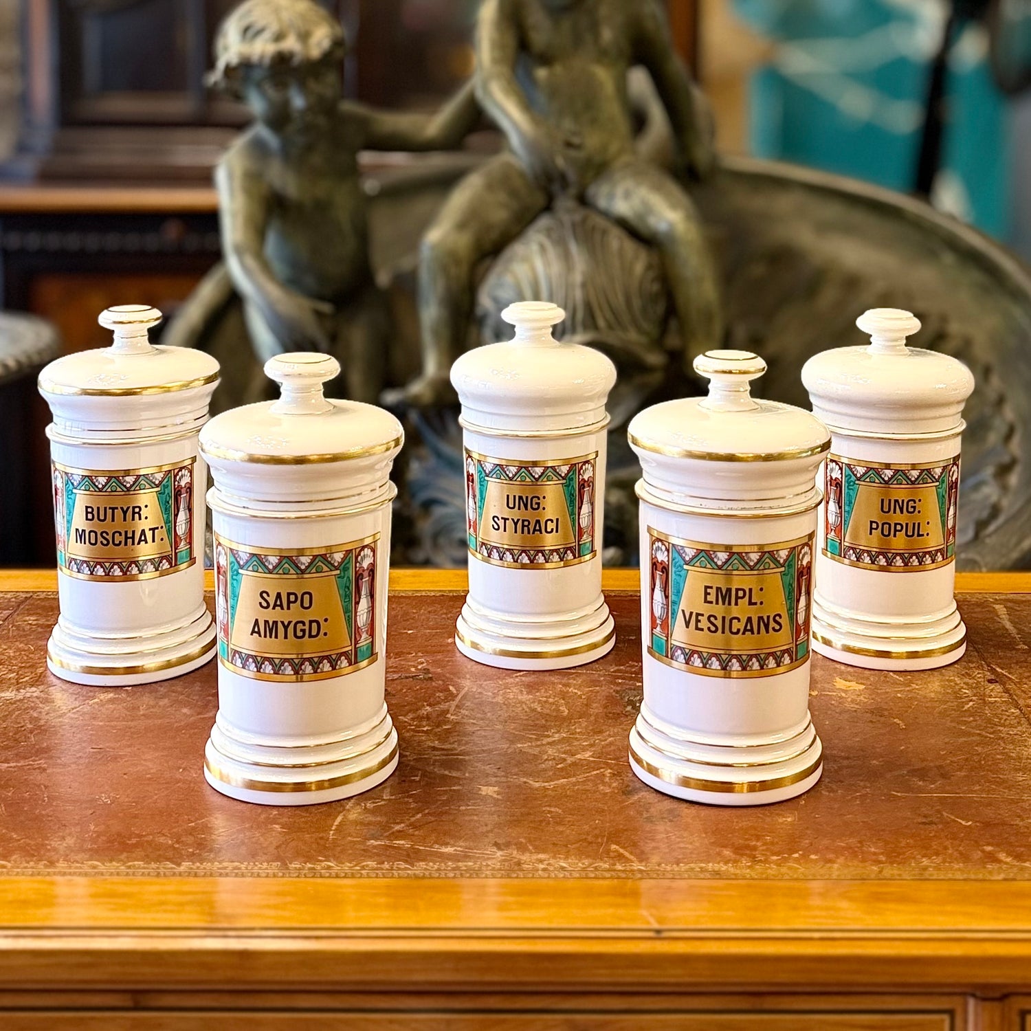 Juego de frascos de farmacia de porcelana Napoleón III. Francia SXIX