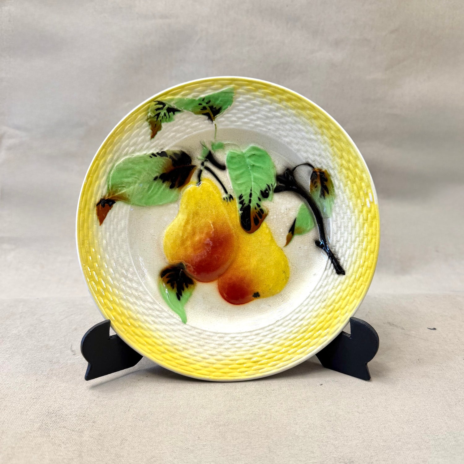 Juego de platos de mayólica frutas Moulin des loups. Francia SXX