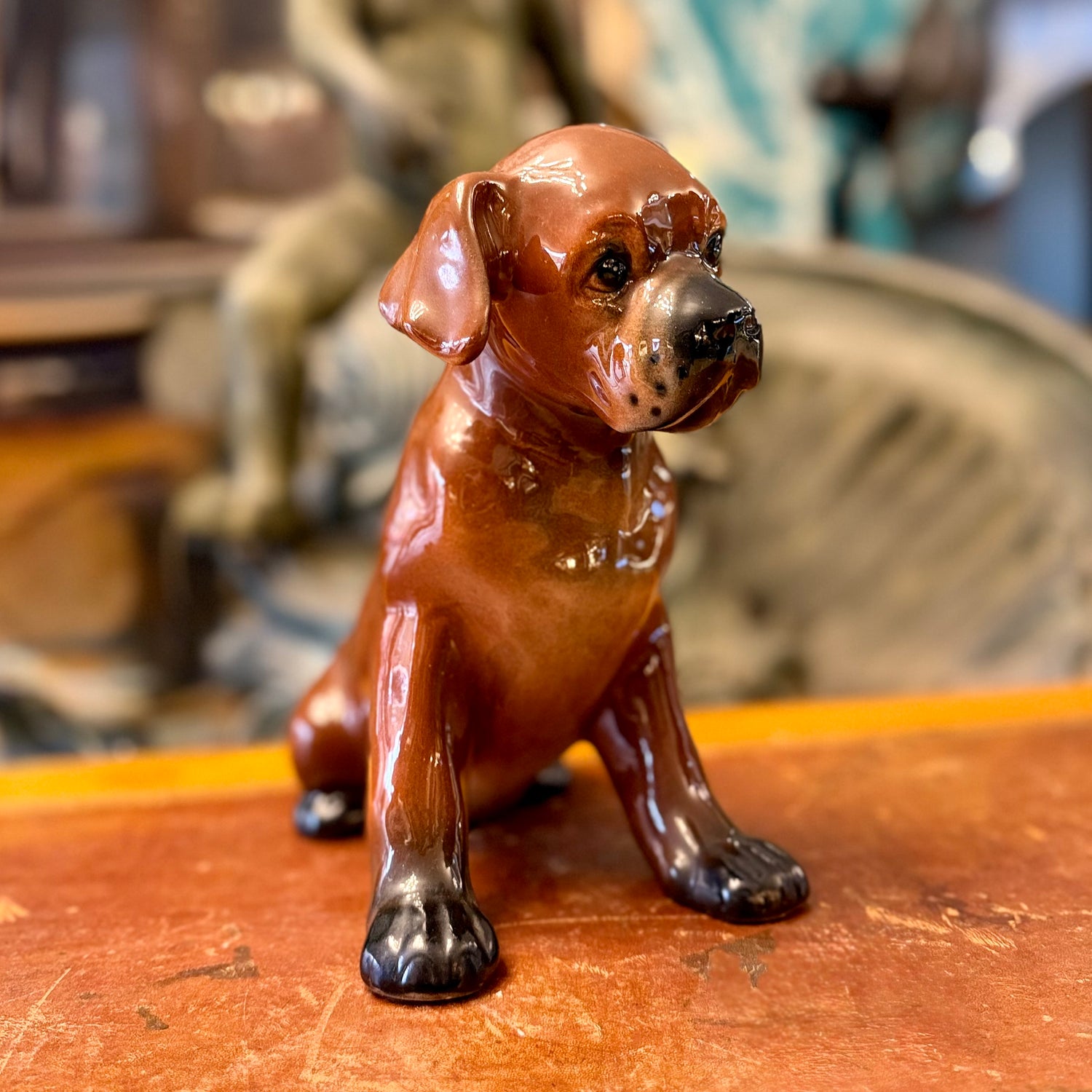 Cachorro Boxer de porcelana diseño italiano. Italia SXX