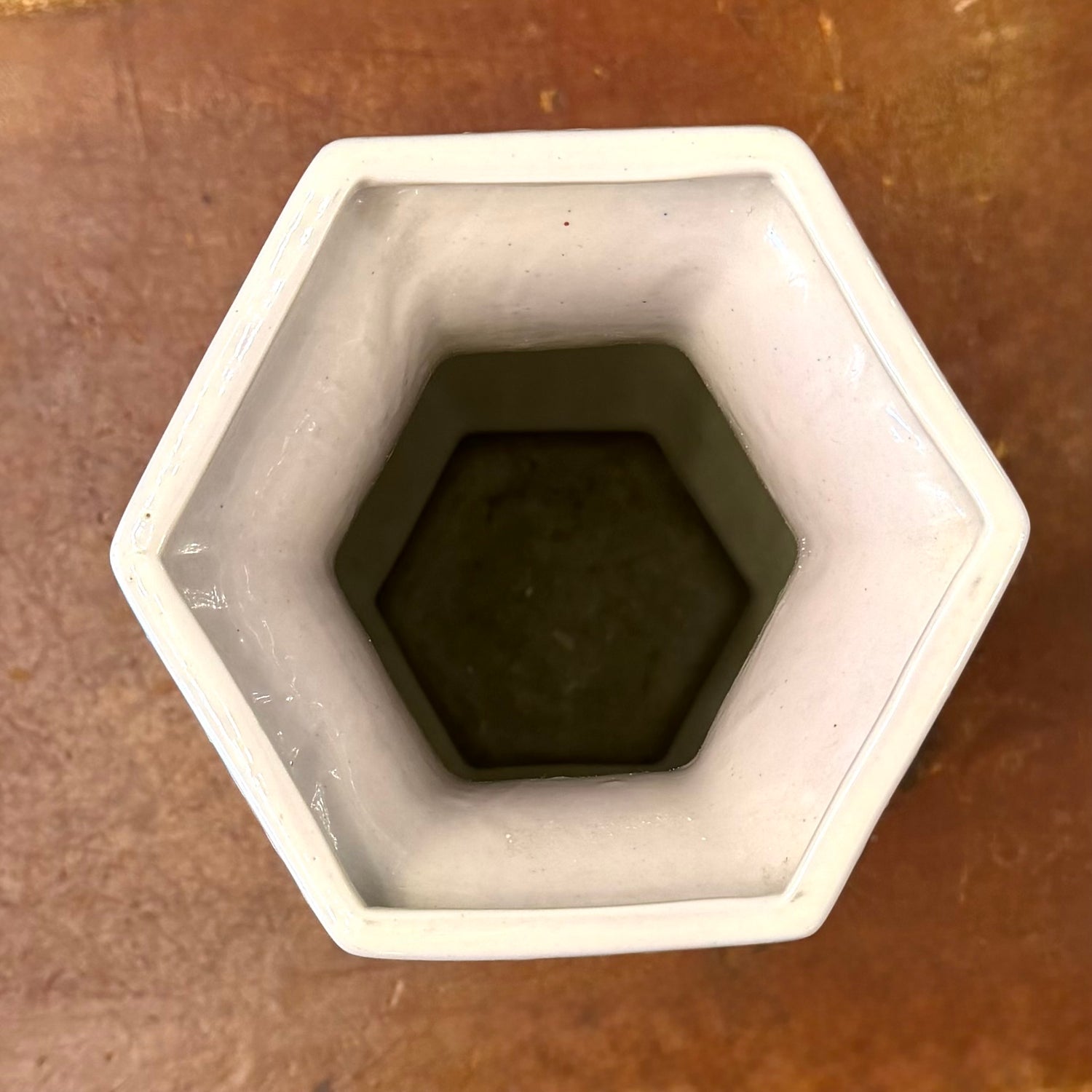 Jarrón de caolín chino hexagonal. China SXIX