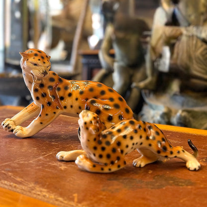 Pareja de guepardos de porcelana Royal Dux. Checoeslovaquia XX