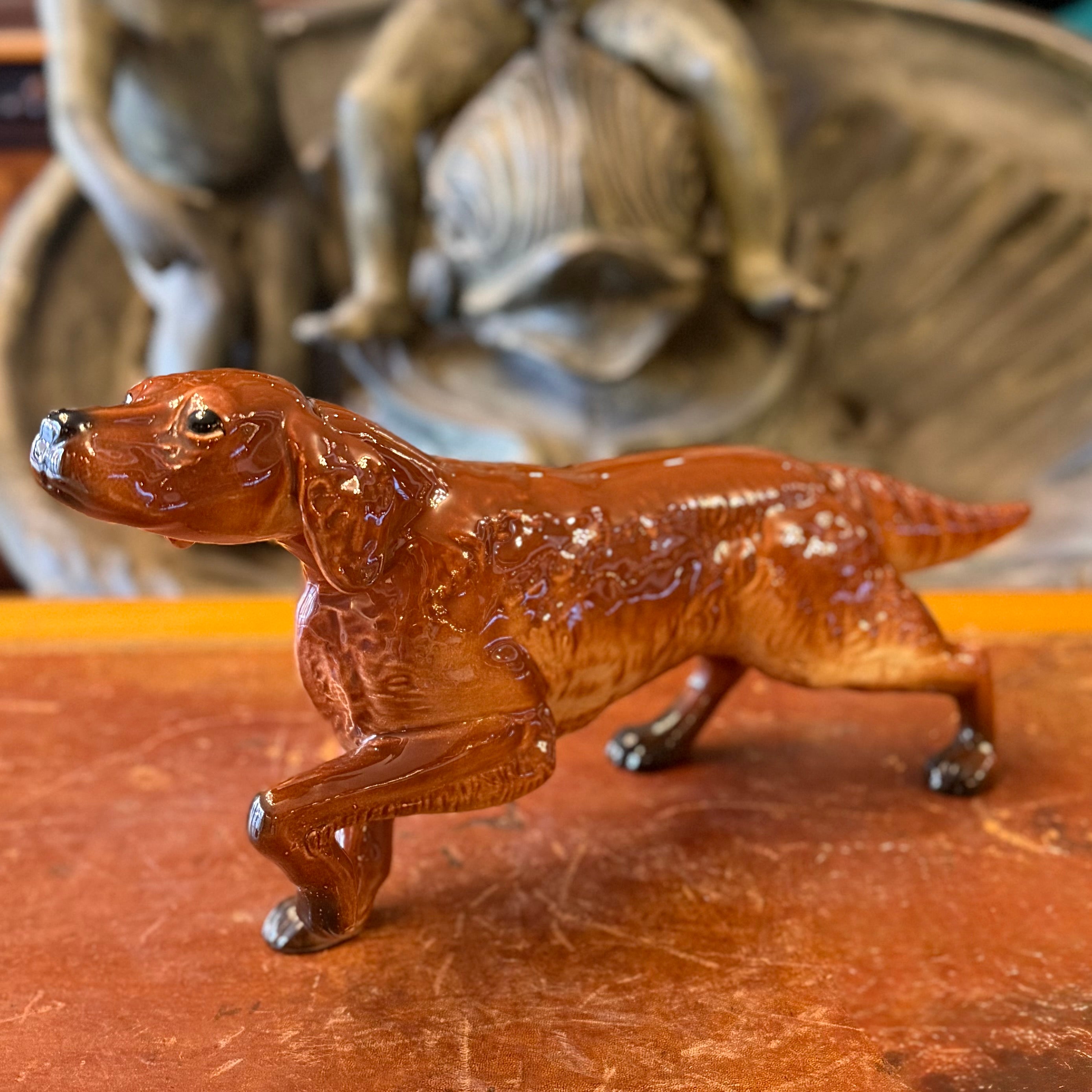 Perro de porcelana Art-Deco de un Setter. Checoeslovaquia  SXX