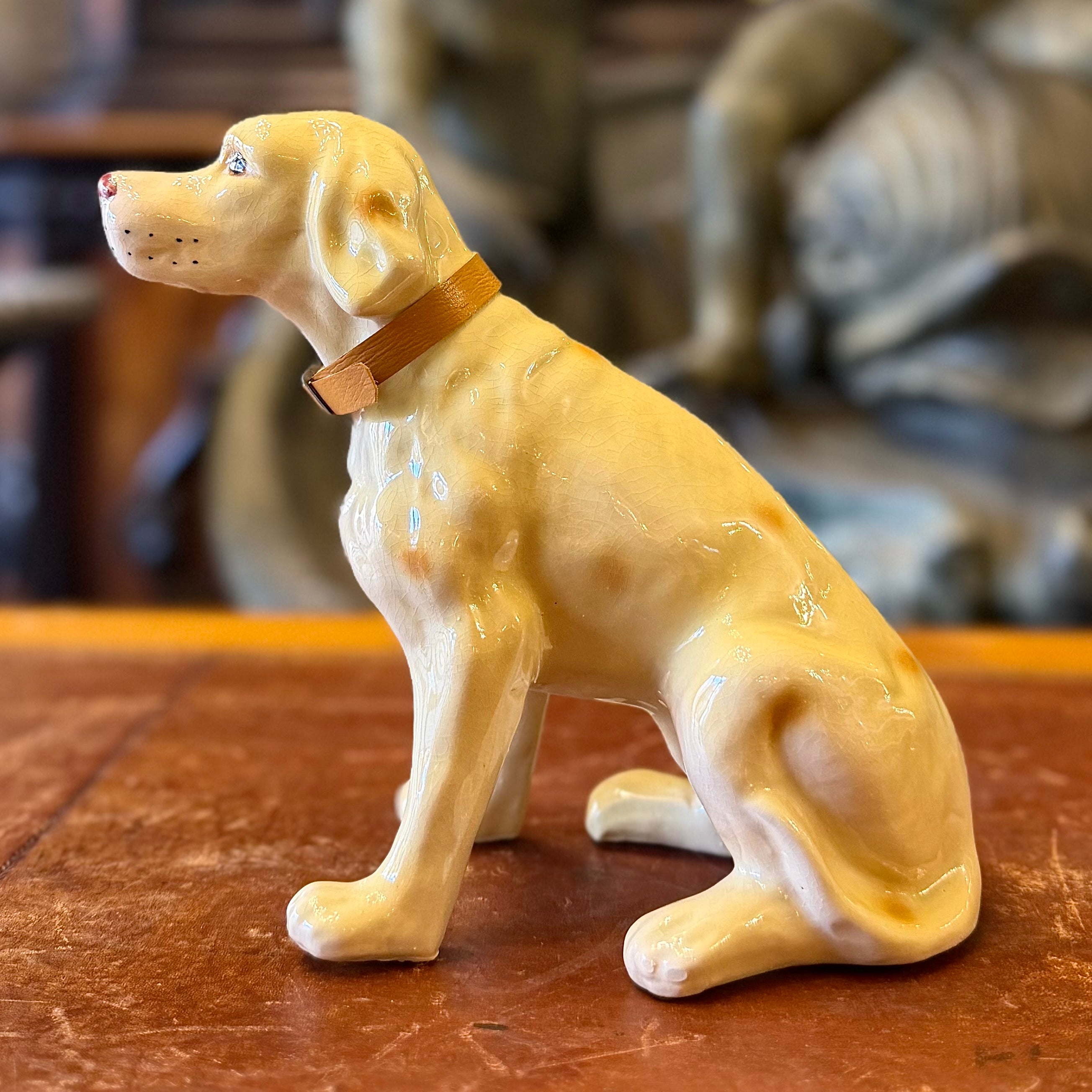 Perro labrador porcelana alemana. Alemania SXX