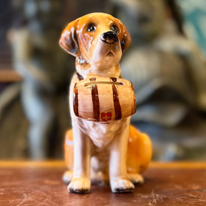 Perro de porcelana San Bernardo. Alemania SXX