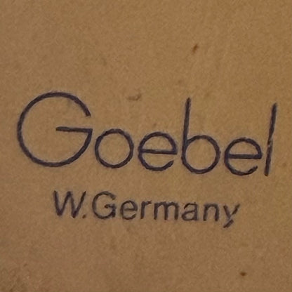 Figura perro porcelana Alemana Goebel. Alemania SXX