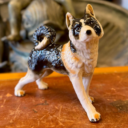 Figura perro porcelana sello Erphila. Alemania SXX
