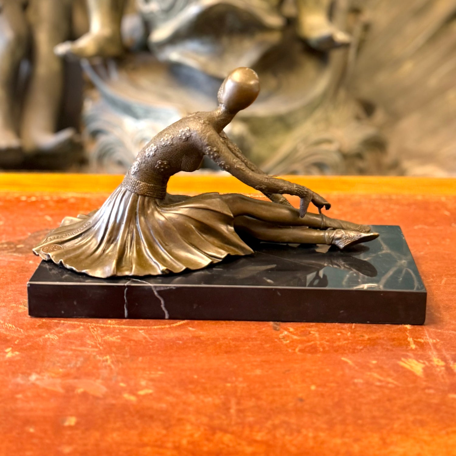 Bailarina de bronce Art-Deco firmada Demetre Chiparus. Francia SXX