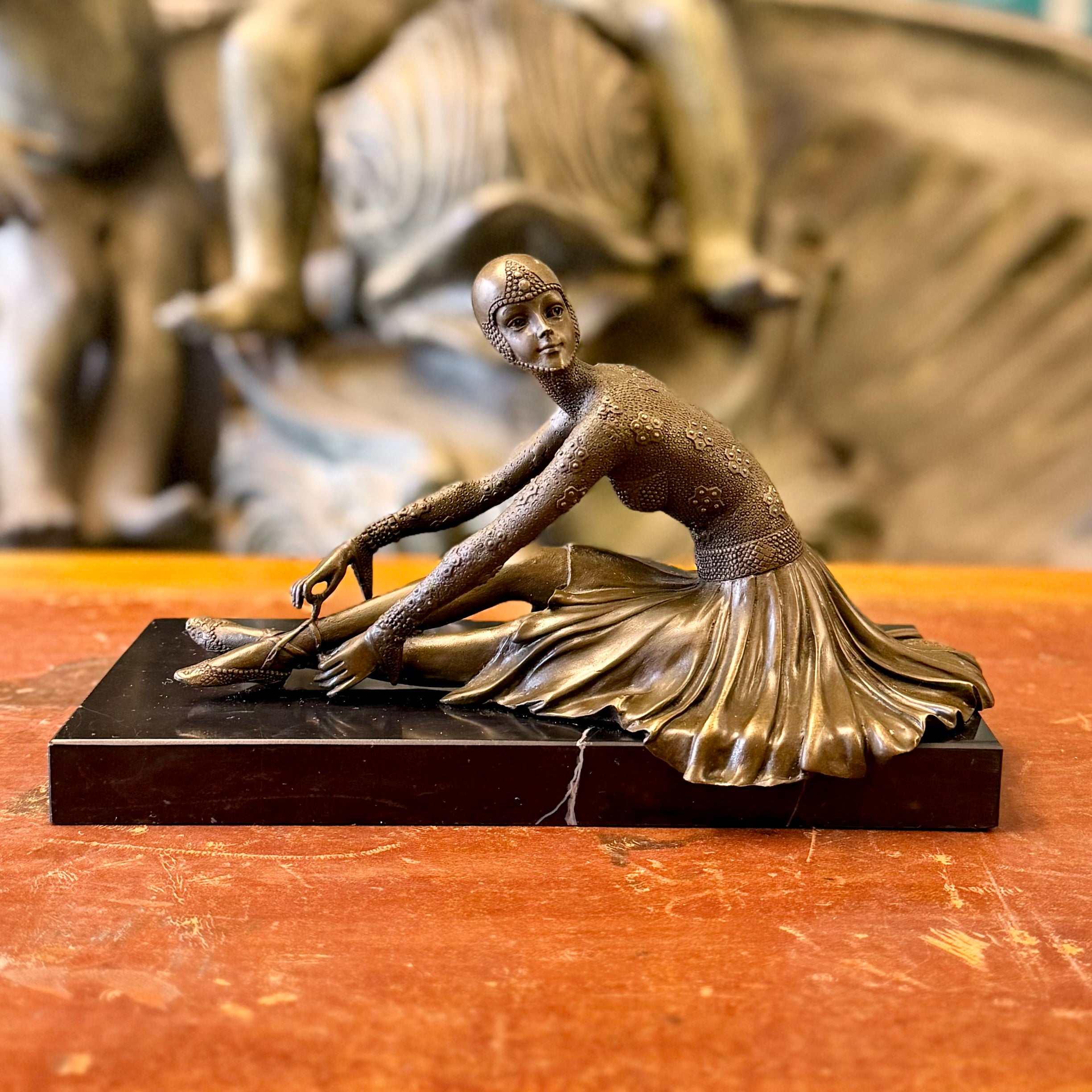 Bailarina de bronce Art-Deco firmada Demetre Chiparus. Francia SXX