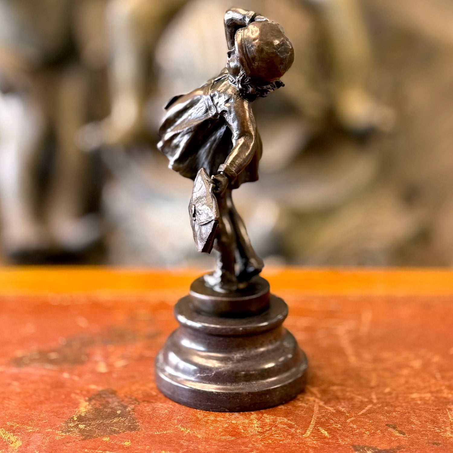 Escultura bronce "La Colegiala" Demetre Chiparus. Francia SXX
