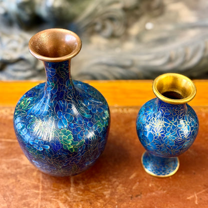 Dos jarroncitos cloissone japoneses Meiji. Japon SXIX