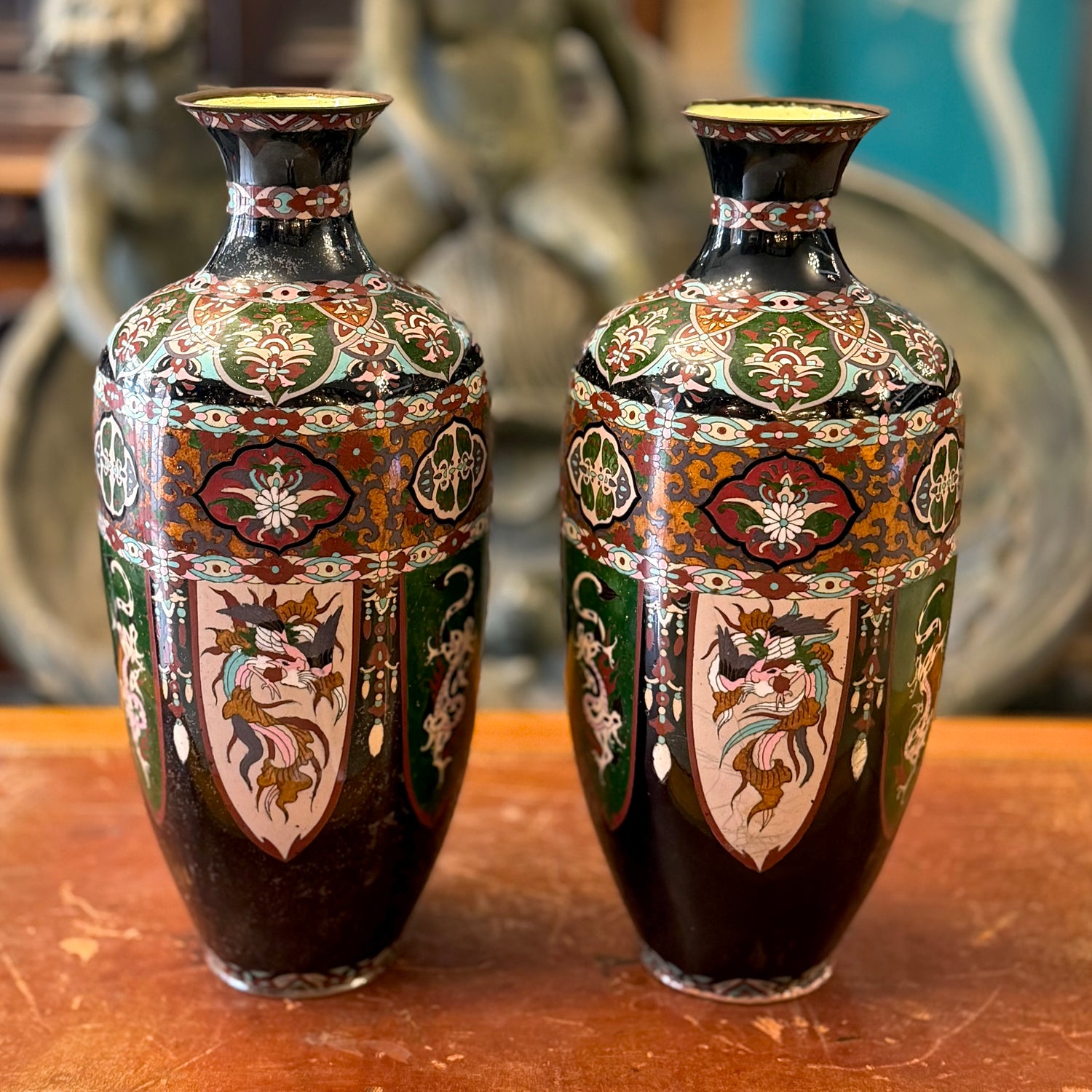 Magnifico par de cloissone balustre Meiji. Japón SXIX