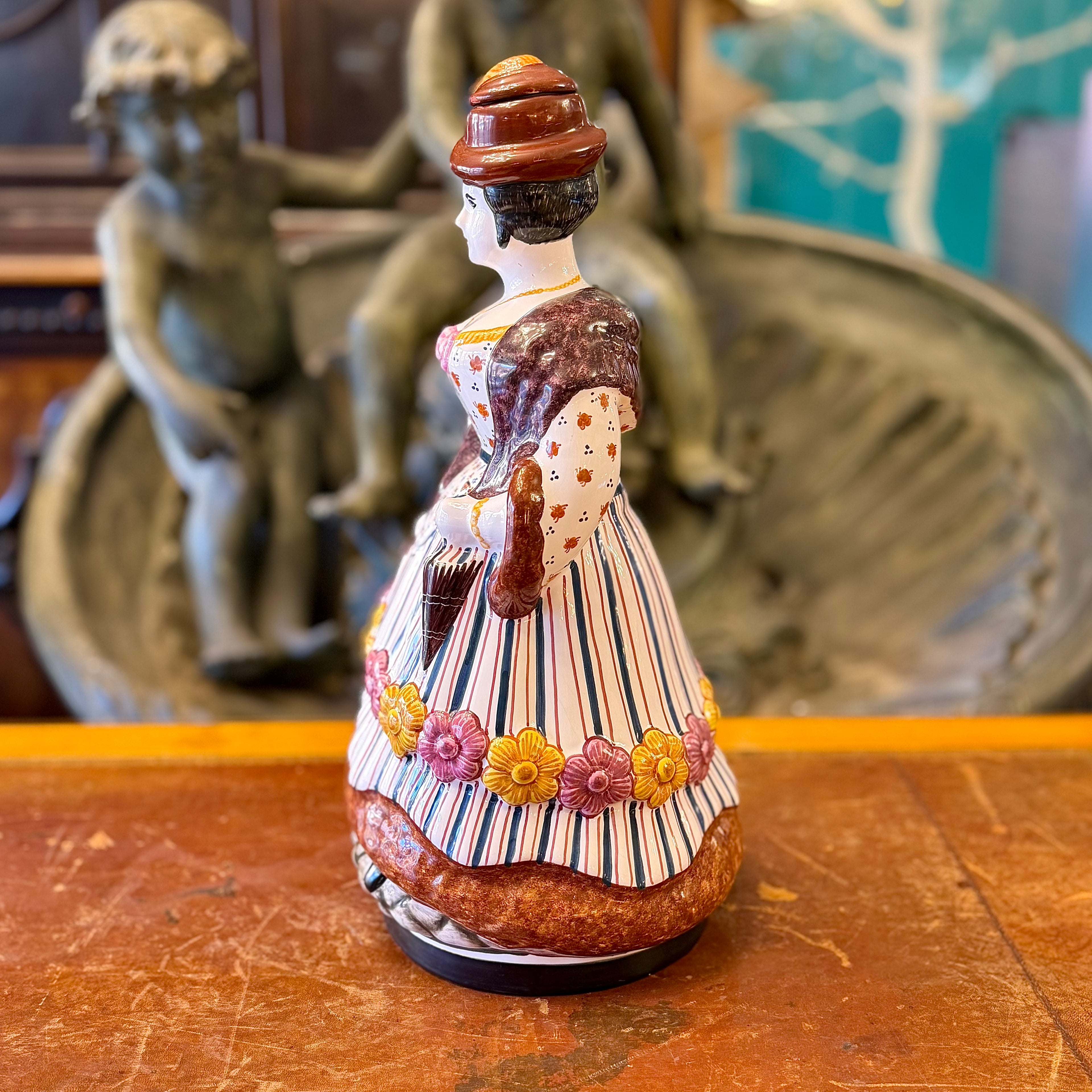 Jarra de vino de porcelana de mujer Victoriana. Portugal SXX