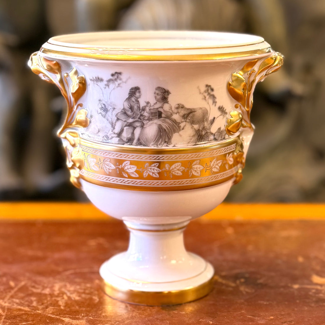Jarrón de porcelana francesa Limoges. Francia SXX