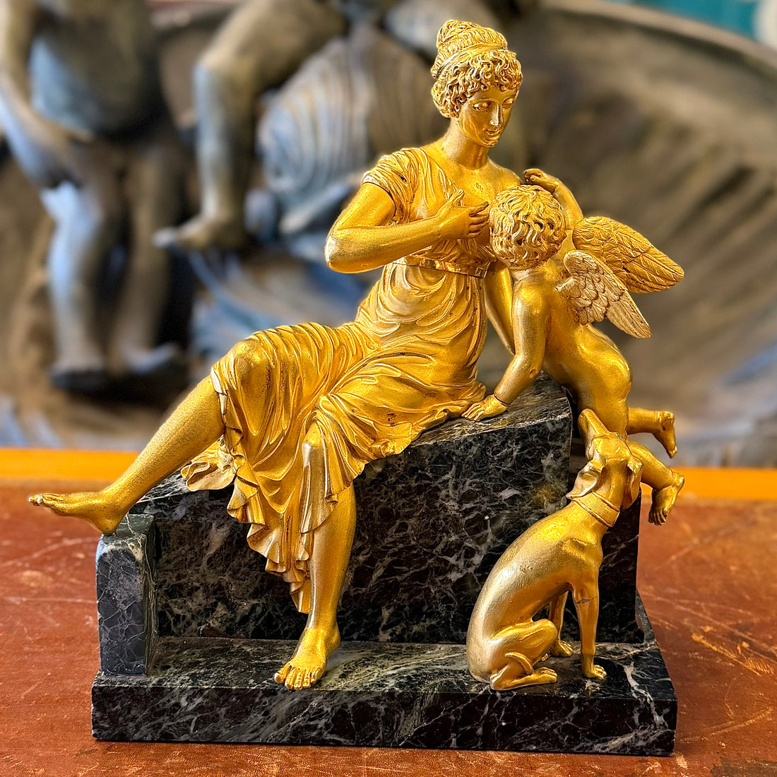 Escultura "La Madre Acogedora" Bronce. Francia 1830