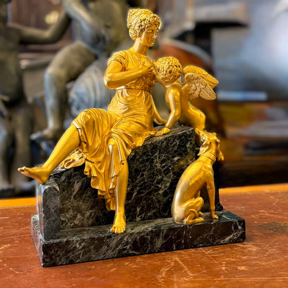 Escultura "La Madre Acogedora" Bronce. Francia 1830