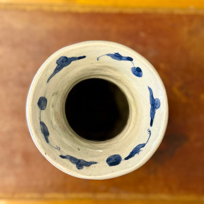 Par de jarrones chinos de caolin balnco y azul. China SXIX