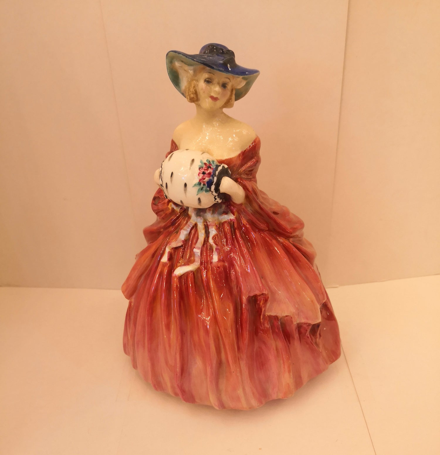 Figura porcelana inglesa Royal Doulton. Año 1959