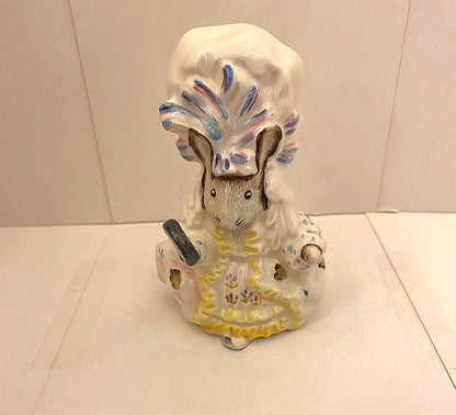 Figura porcelana Inglesa Beswick &quot;Lady Mouse&quot;. Año 1951