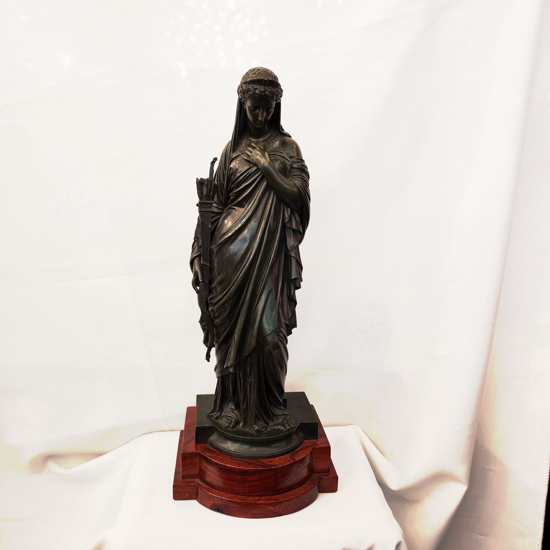 Escultora Diana la cazadora Eugéne Lois Lequesne. Francia SXIX