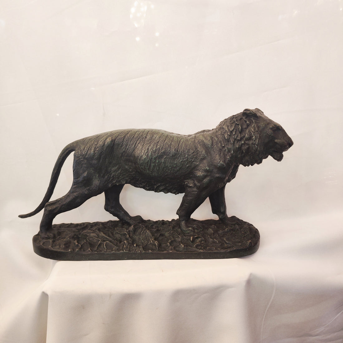 Tigre firma Christophe Fratin de bronce. Francia SXIX