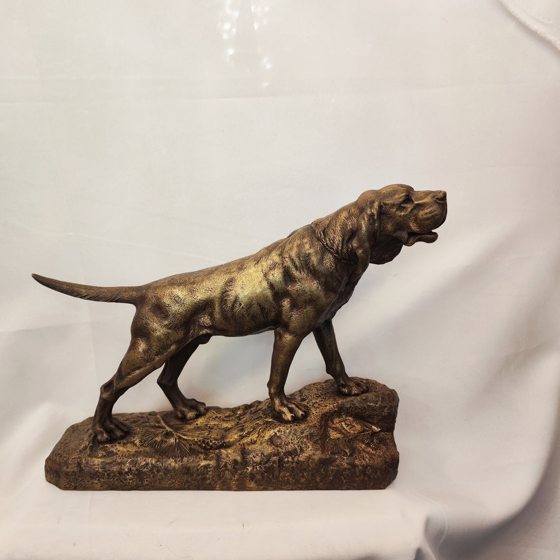 Perro firma L.BUREAU de bronce. Francia SXIX