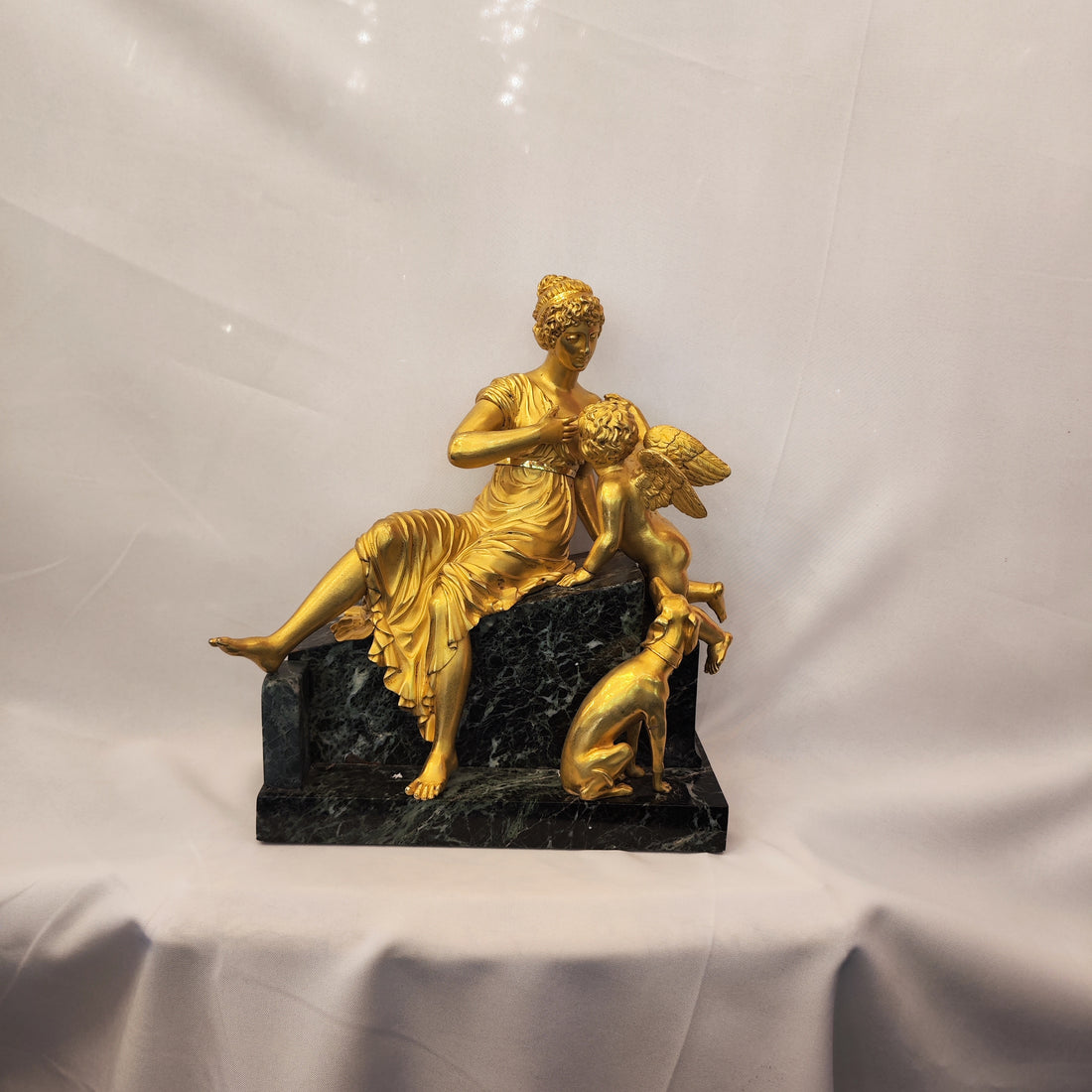 La Madre Acogedora en Bronce Francia S.XIX