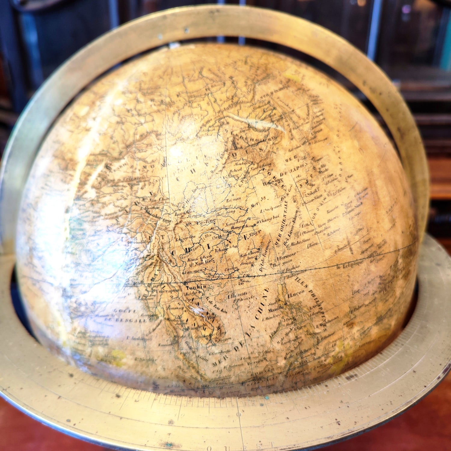 Globo terráqueo firmado Grosslin. Francia 1876