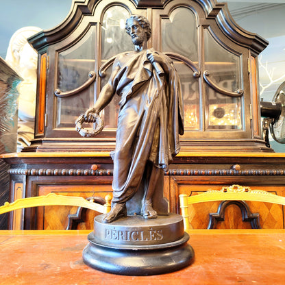 Importante figura en peltre de Pericles. Italia SIX