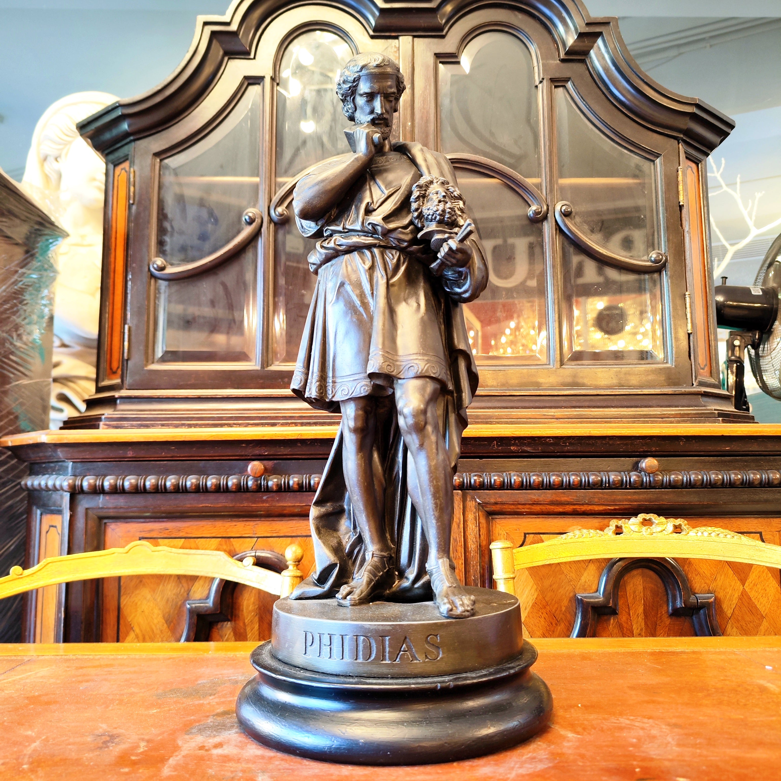 Importante figura en peltre de Phidias. Italia SXIX