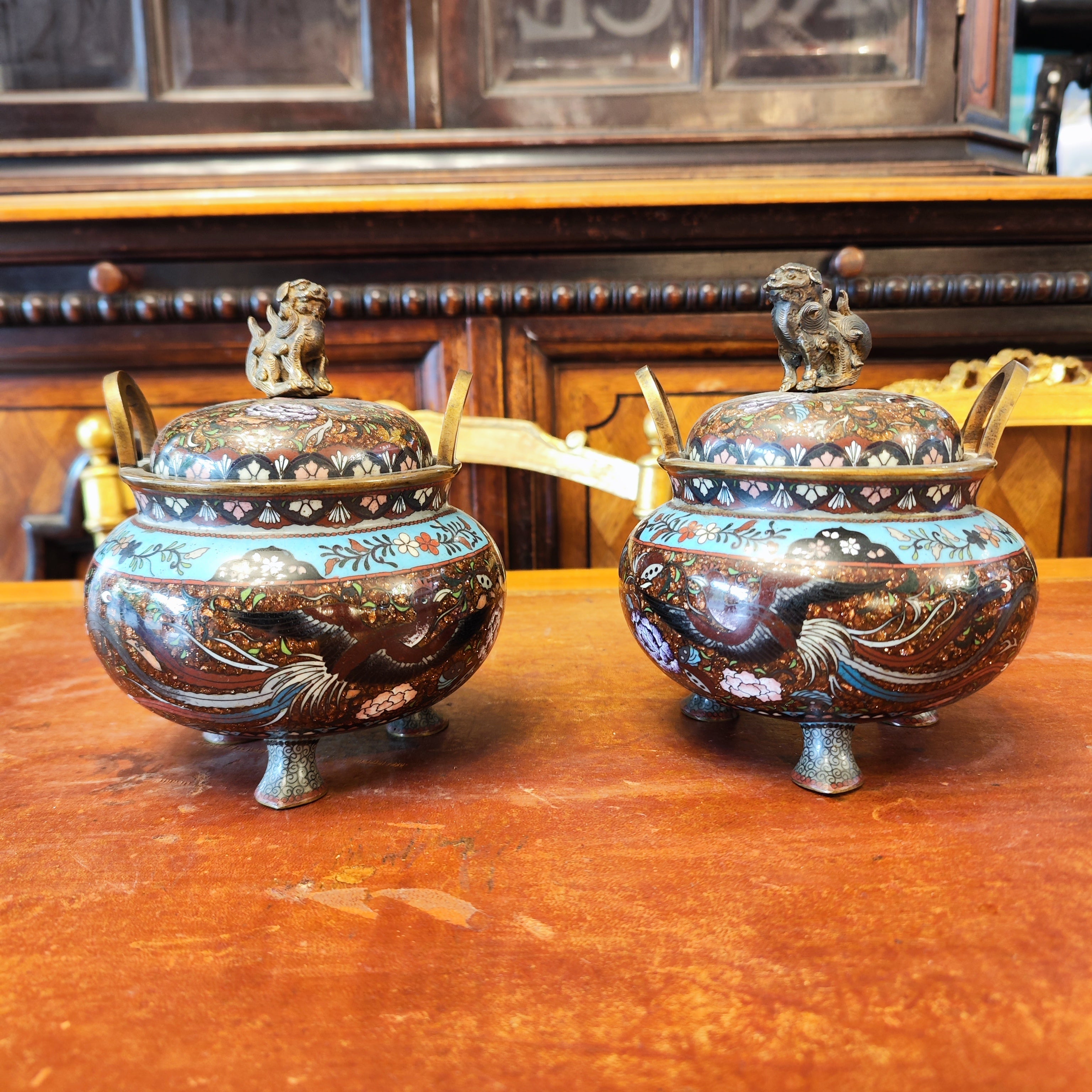 Par de cloissone Japoneses Meiji época Edo SXIX