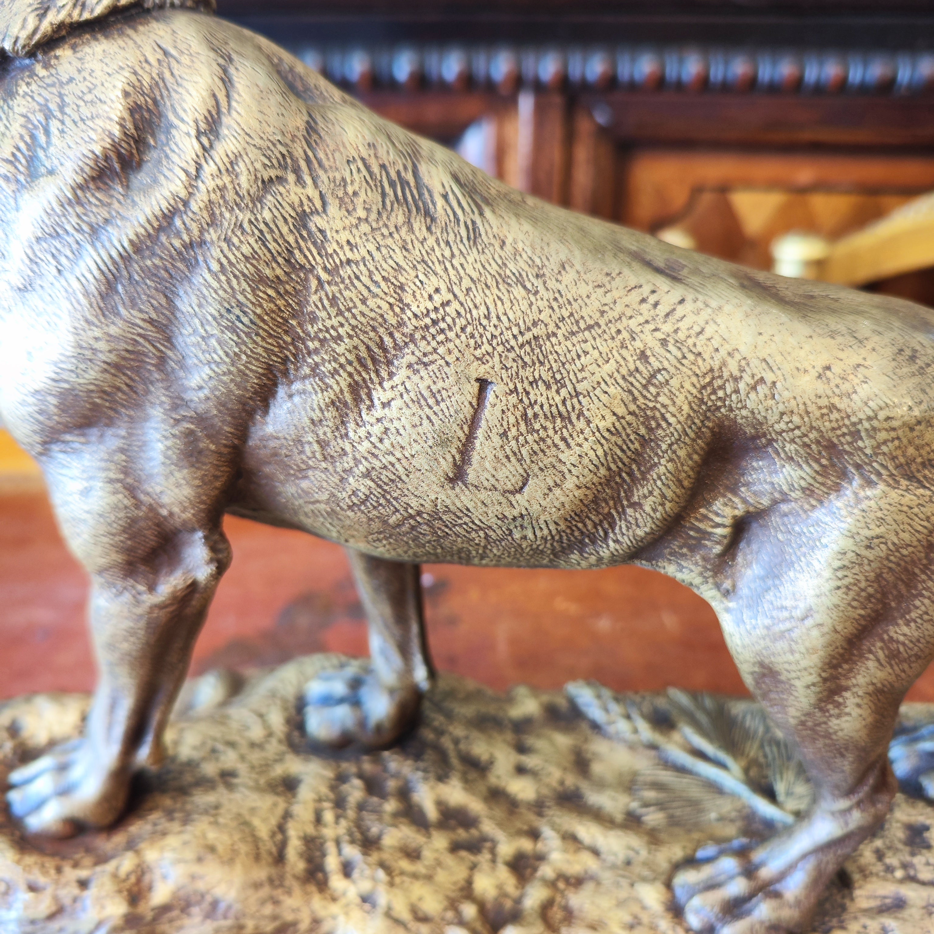 Perro firma L.BUREAU de bronce. Francia SXIX