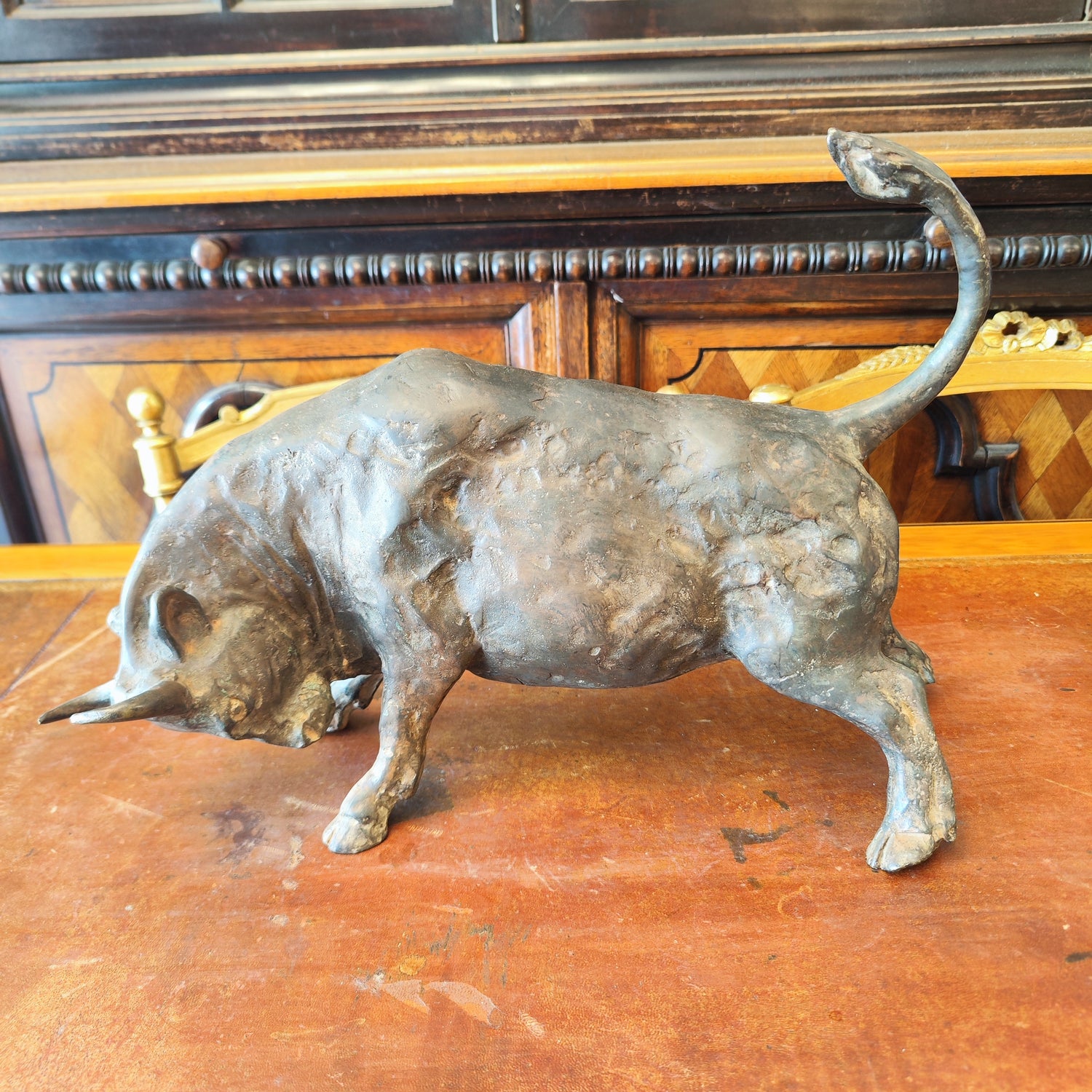 Toro Pierre firma Chenet Bronce. Francia SXX