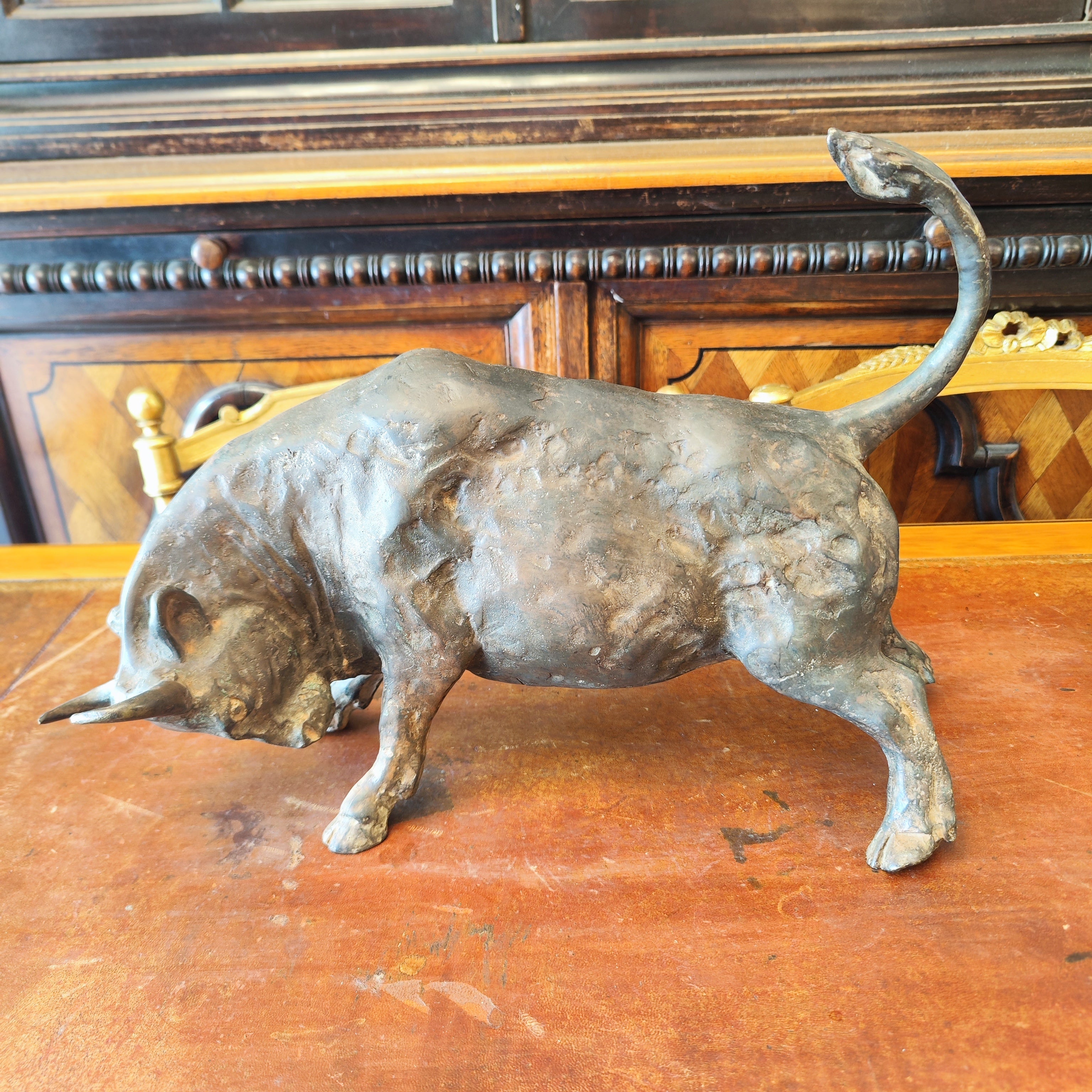 Toro Pierre firma Chenet Bronce. Francia SXX