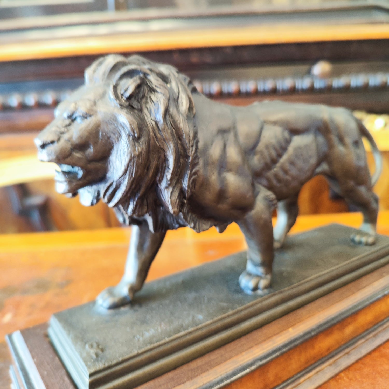 Escultura Leon Firma ANTOINE-LOUISE BAYRE. Francia XIX