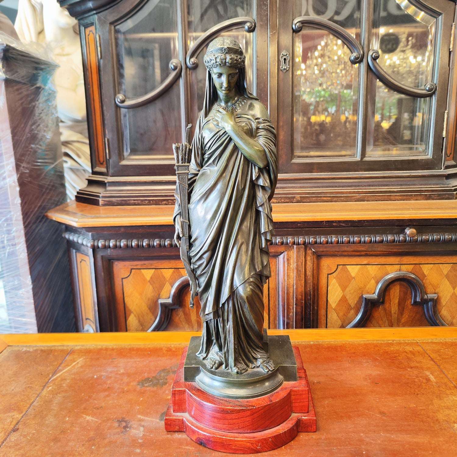 Escultora Diana la cazadora Eugéne Lois Lequesne. Francia SXIX