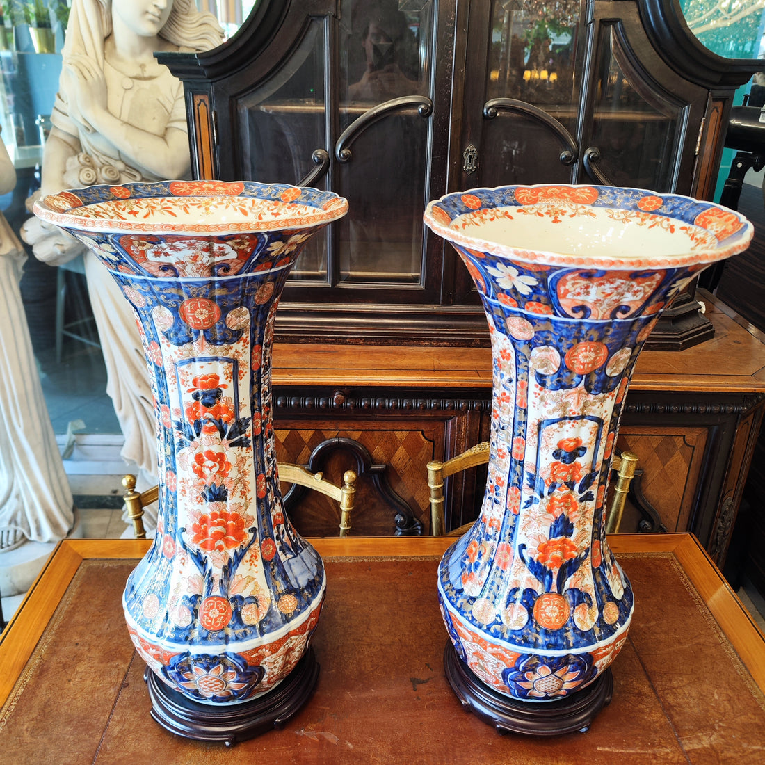 Importante par jarrones Imari. Japón 1880
