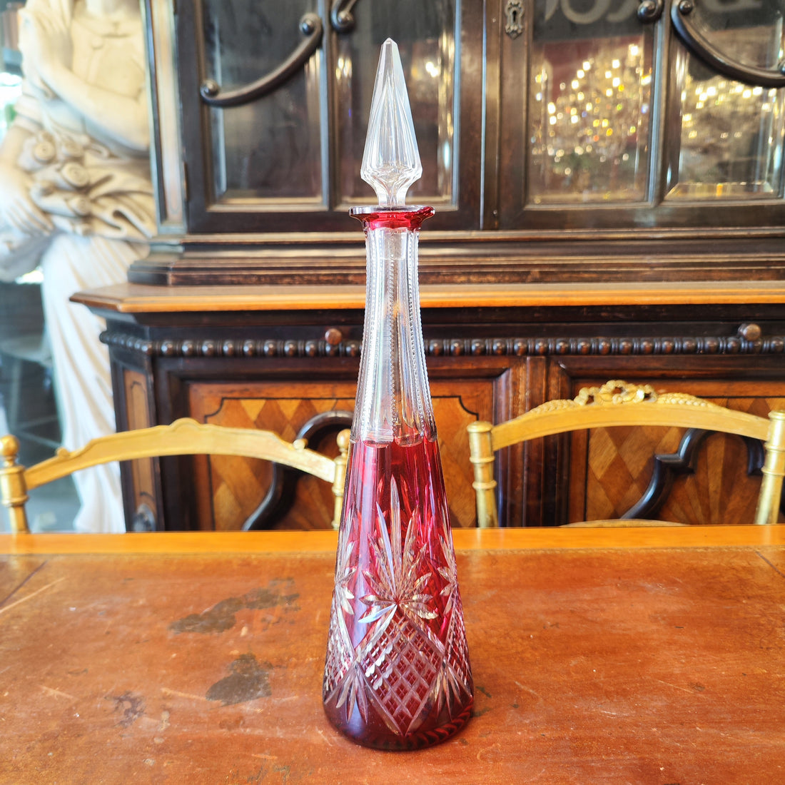 Botella de cristal cortado Rubí. Checoeslovaquia. SXX