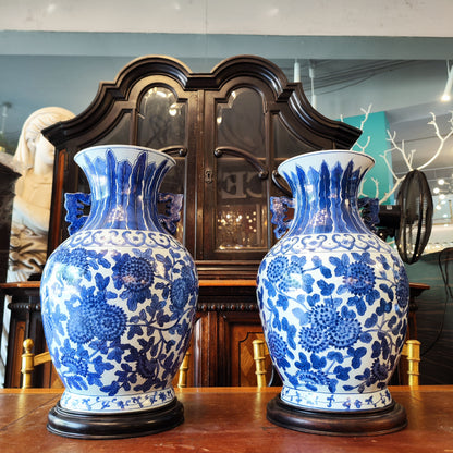 Par de jarrones chinos azul y blanco. China SXIX