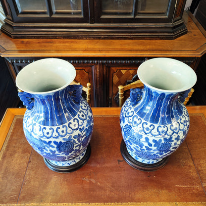 Par de jarrones chinos azul y blanco. China SXIX