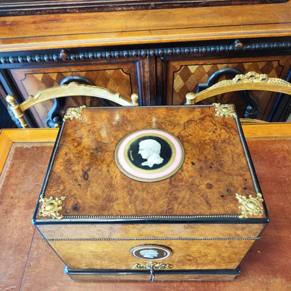 Espectalurar cave a liqueur Napoloen III. Paris SXIX