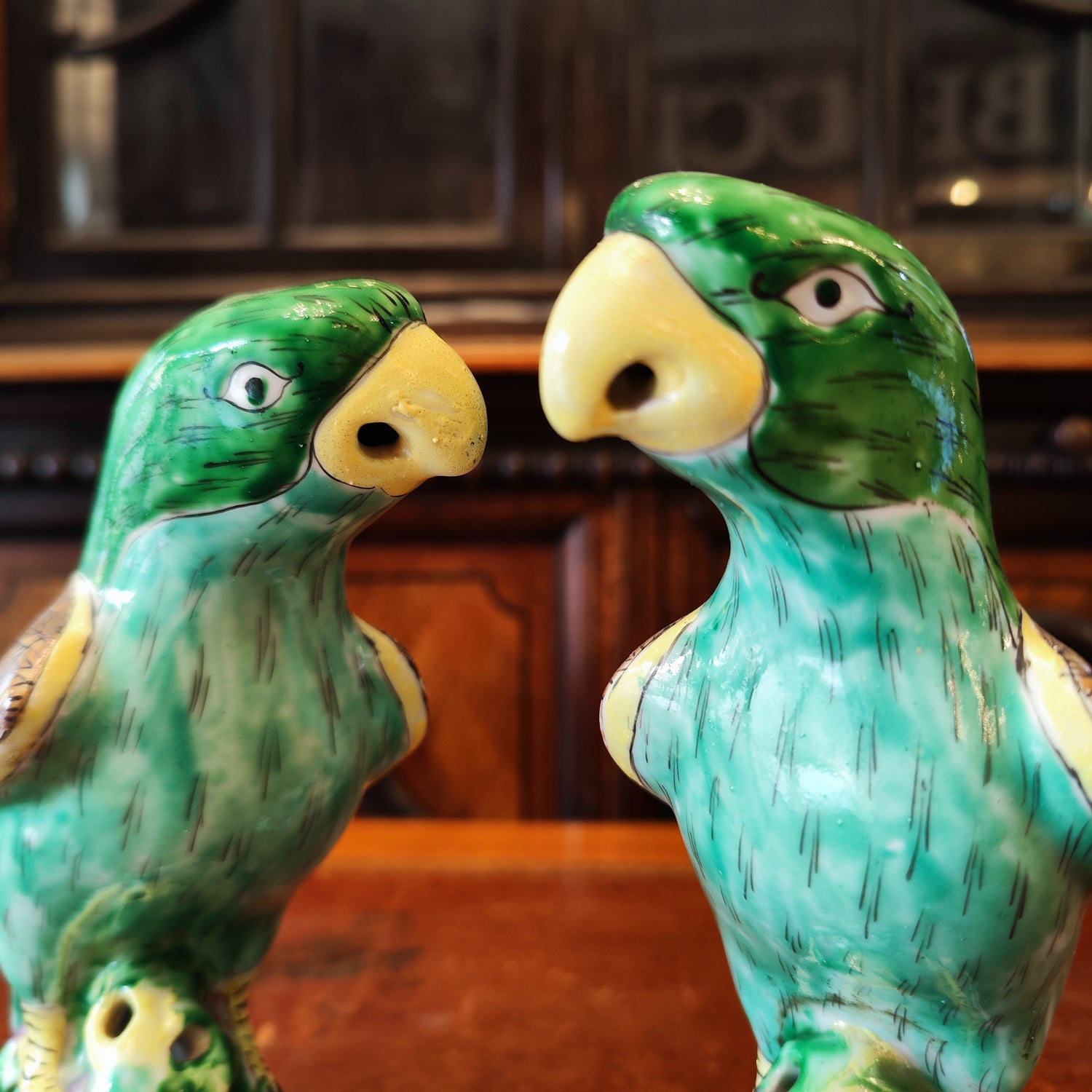 Par de loro chinos verde esmeralda. China SXIX