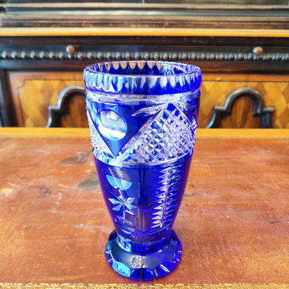 Florero checo en cristal azul. República Checa SXX