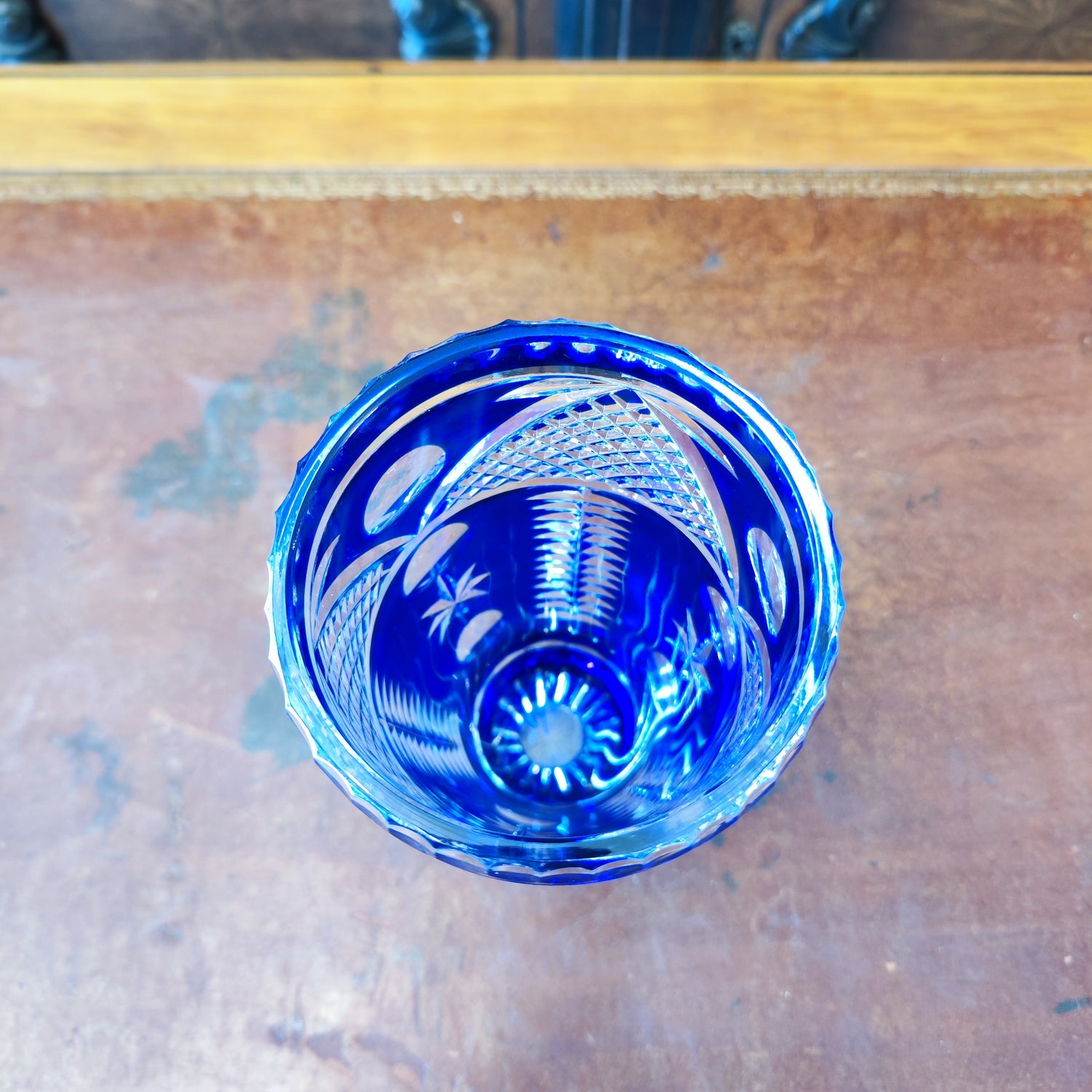 Florero checo en cristal azul. República Checa SXX