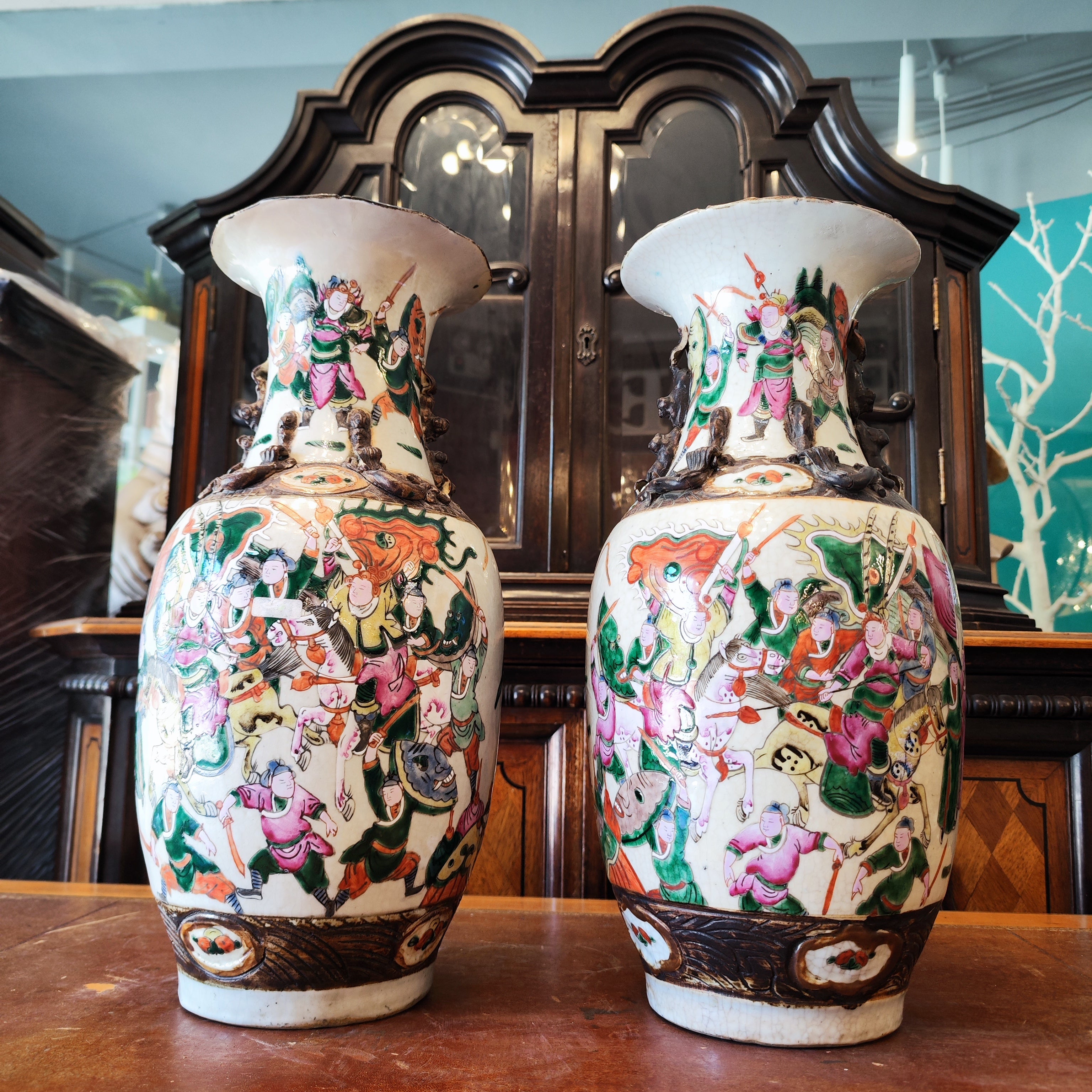 Par jarrones chinos de caolin Nankin. China SXX