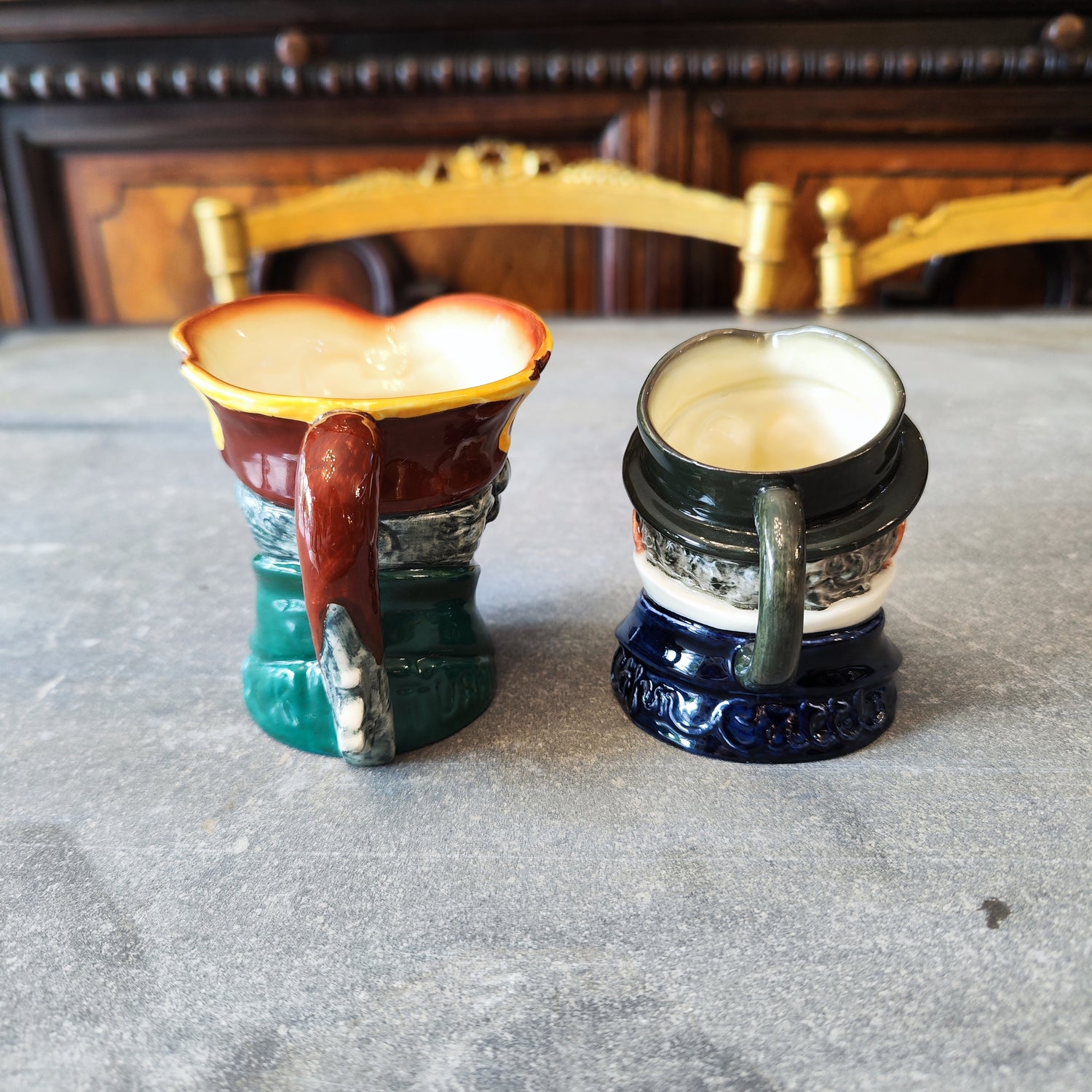 Par de jarras Toby Royal Doulton. Inglaterra SXX