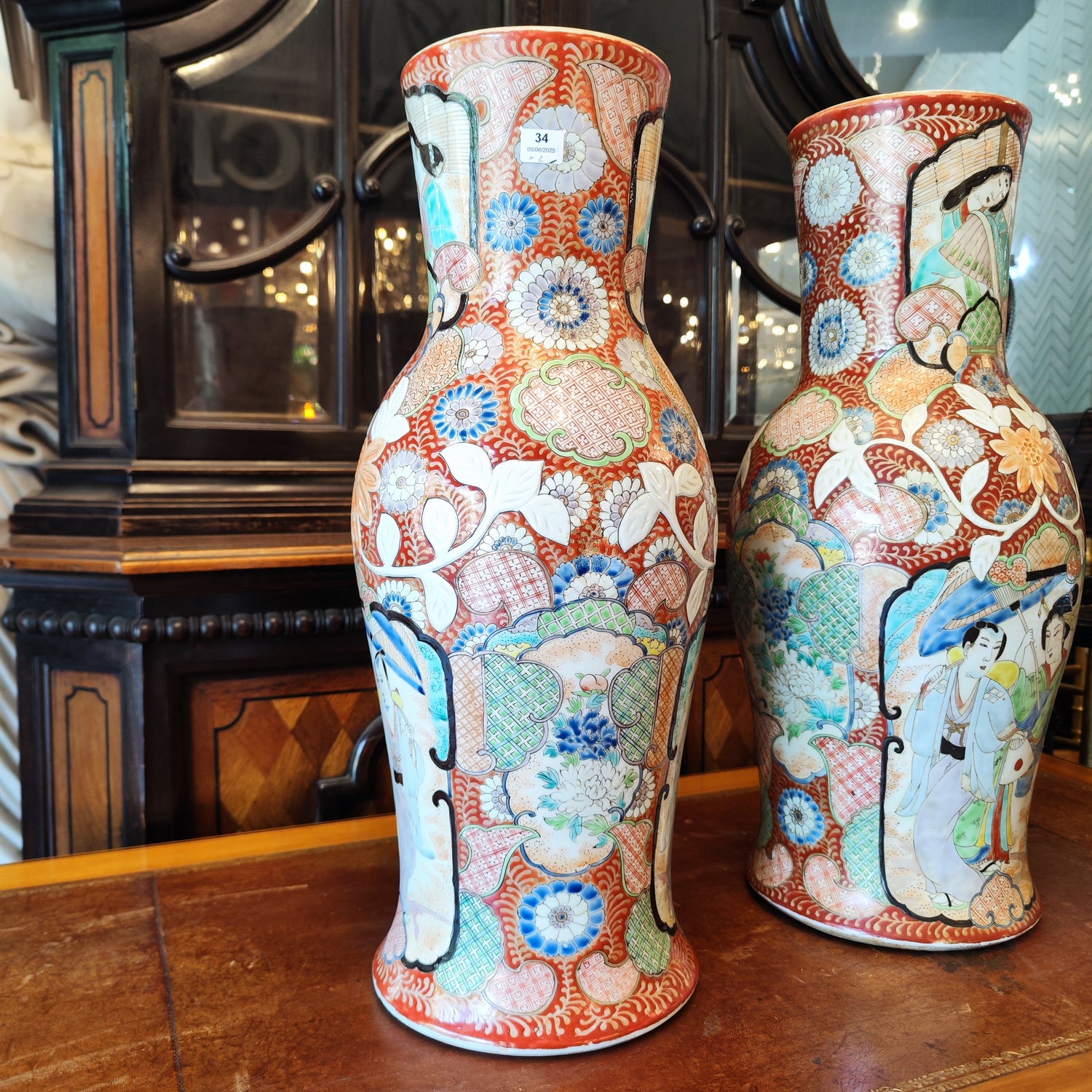 Gran par de jarrones japoneses Arita. Japon SXIX
