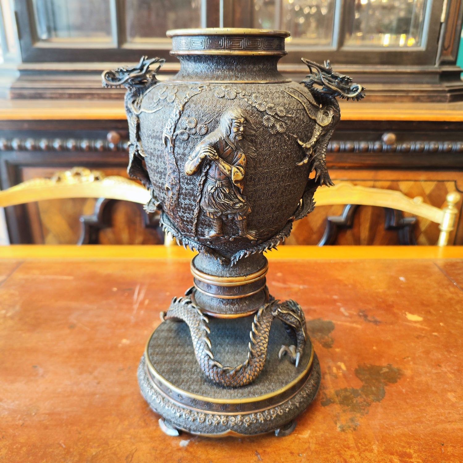 Espectacular jarrón bronce Meiji Shoki. Japón SXIX