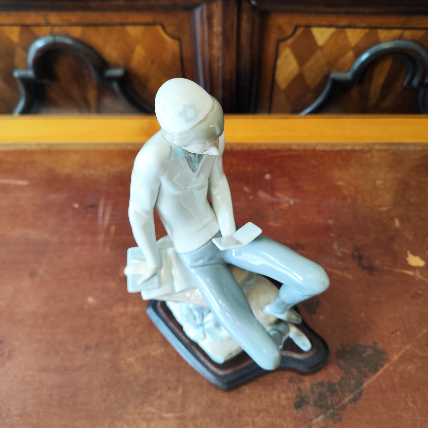 Figura española Lladro de un niño. España SXX
